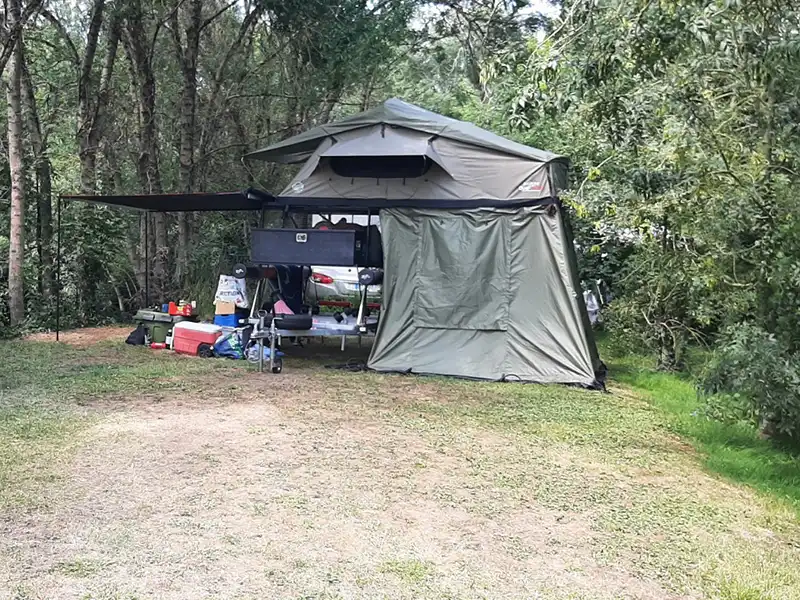 emplacement pour tentes bord de rivière en Vendée