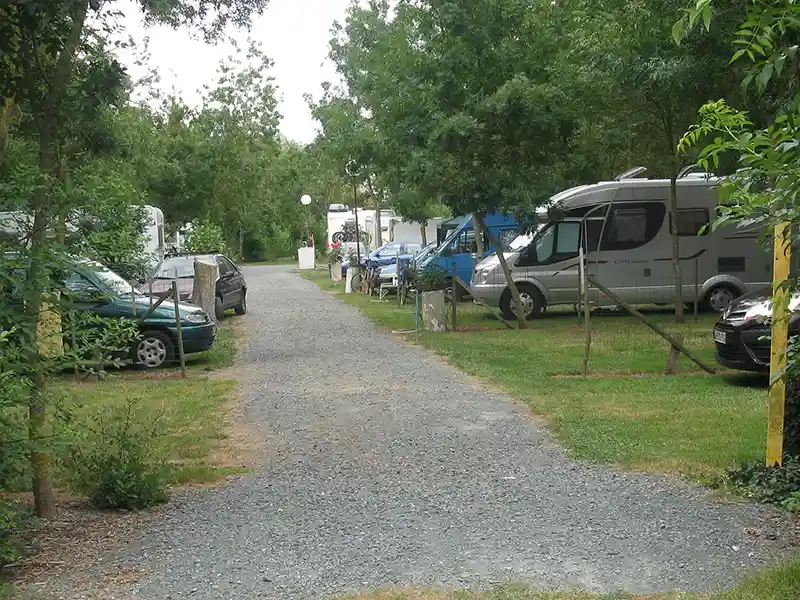 emplacement camping camping cars en Venise Verte